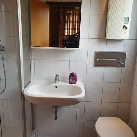 Nurdachhaus Hellmund